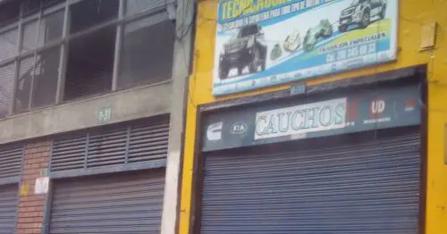 TECNICAUCHOS EN LLANTAS TECNICAUCHOS EN LLANTAS